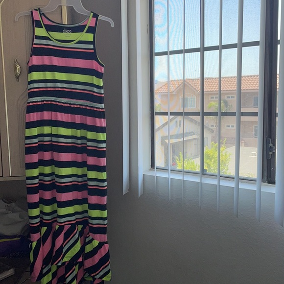 Colorful dress. Casual. Size 14/16 (XL) - Picture 2 of 2